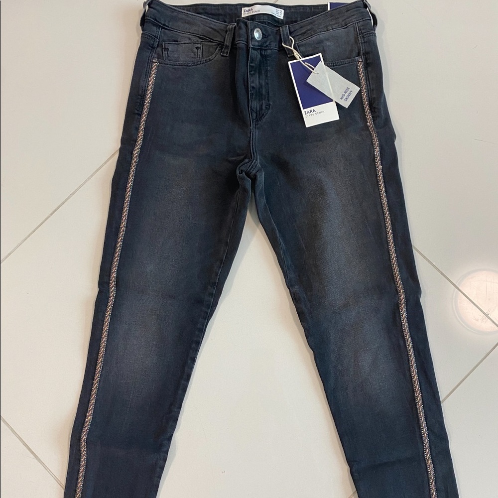 Zara mid rise skinny jeans size 6